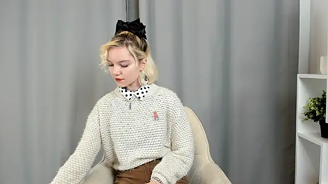 TierraDunt online show from March 15, 7:10 am