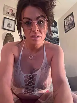 Eviehudson online show from March 14, 9:49 pm