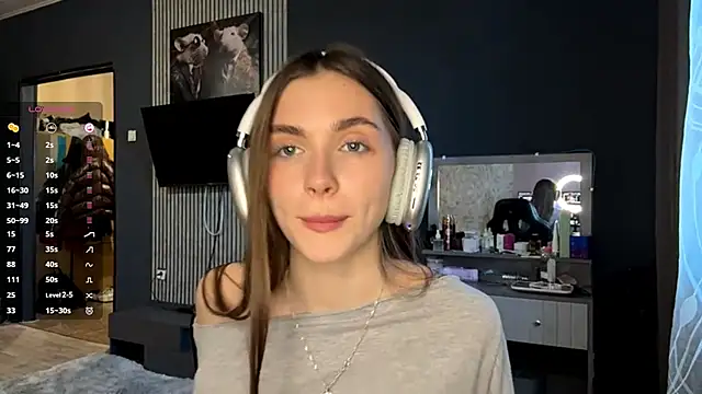 Veluxe online show from March 30, 3:22 pm