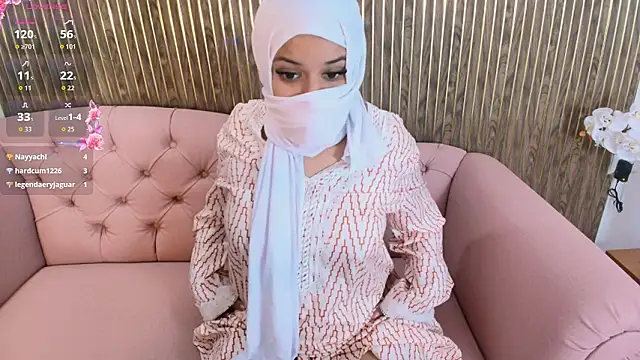 Aminaa Kaarim online show from March 17, 6:45 pm