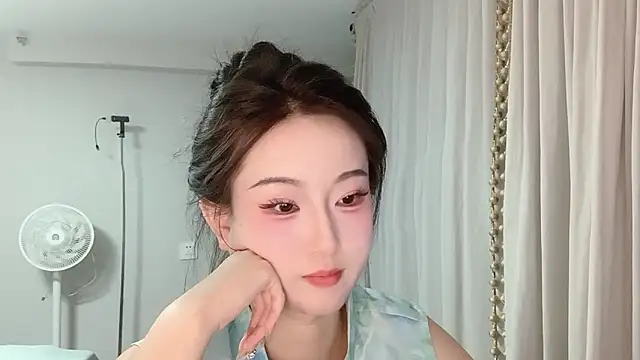1X-yiyi online show from June 23, 2:26 pm