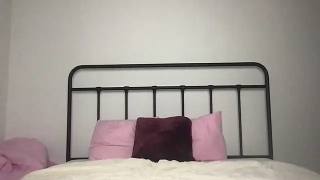 Juliadaheim online show from March 16, 7:18 pm