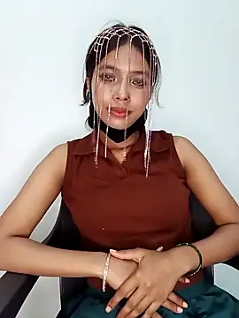 Candyy crushh online show from March 17, 2:43 pm