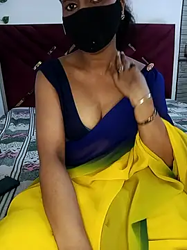 mayakapoor880 online show from May 2, 6:28 am