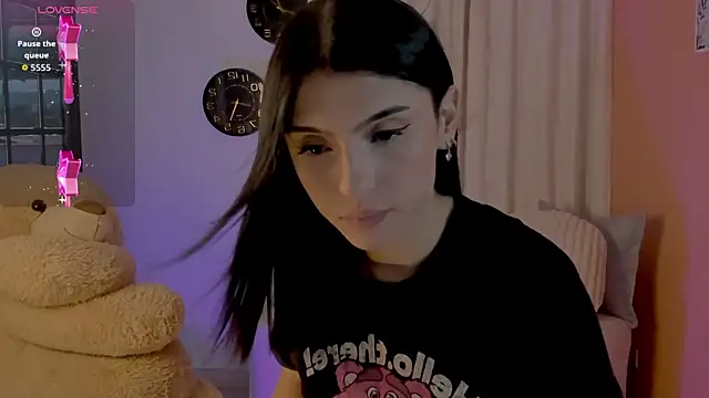 NAOMI SHAW online show from March 20, 5:40 pm