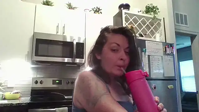 tinyassbossymilf online show from July 1, 9:47 pm