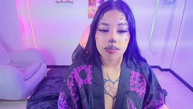 AryahMoonn online show from May 1, 4:16 am