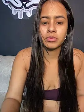 lucirganaxxx online show from April 28, 3:21 am