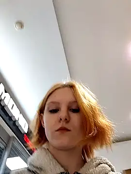 NinaParri online show from April 3, 3:15 am