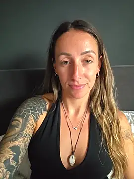 NicoleKaiser online show from May 27, 6:05 pm