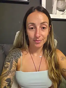NicoleKaiser online show from May 26, 7:02 pm