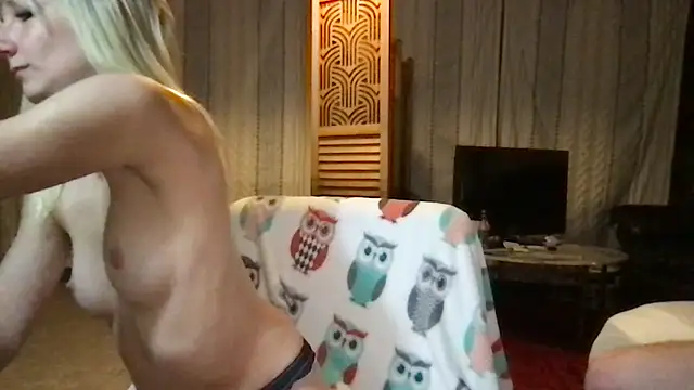 hottymirabella online show from March 18, 1:43 am