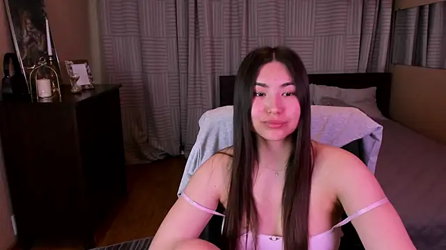 IceIcebabe  online show from May 9, 1:18 am