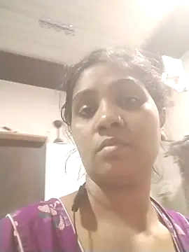 LovelyRenu online show from March 25, 8:50 am