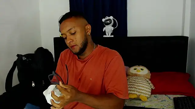 MascTyler online show from April 22, 9:56 pm