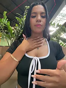 MonserratJons01 online show from July 16, 8:57 pm