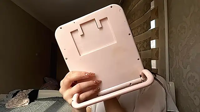 EffieCappaert online show from March 20, 10:09 am