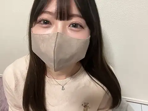 y-u-r-a-33 online show from March 25, 3:45 am