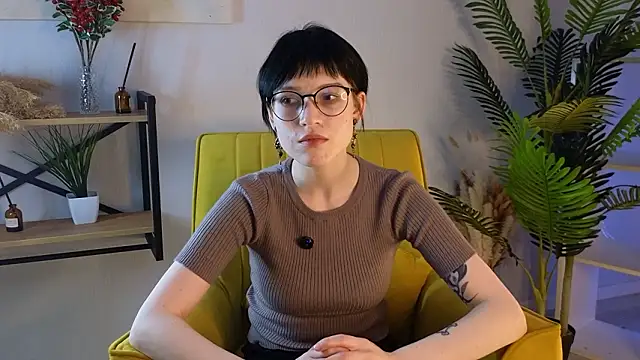 RubieNibbs online show from March 21, 1:49 pm