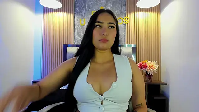Sulay Kim online show from June 1, 7:37 pm