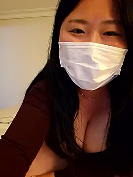 lovelycat69 online show from April 15, 3:34 pm