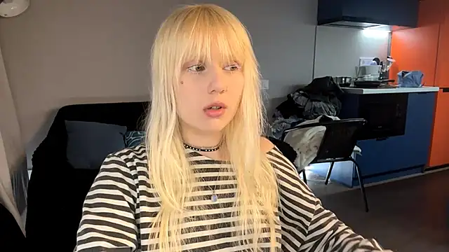 DivinaSpanski online show from March 26, 1:02 pm