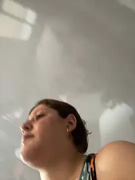 Amber rosse outdoors online show from April 12, 9:17 pm