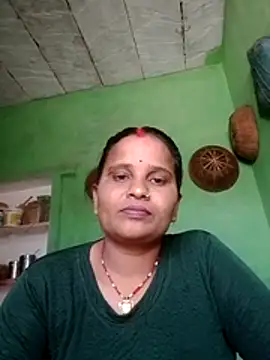 Shivani09900 online show from May 31, 6:30 am