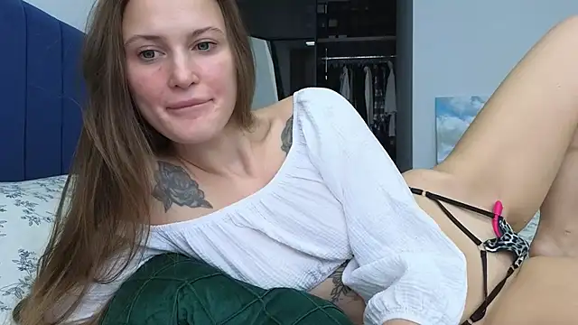 lizzyXpeach online show from May 13, 3:01 am
