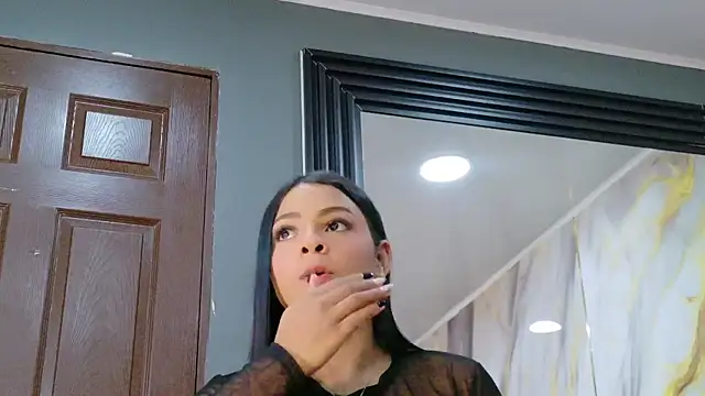LindaFrancoo online show from May 12, 2:46 pm