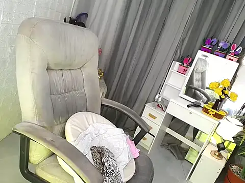 Yourgorgeousmarge online show from June 4, 2:17 am