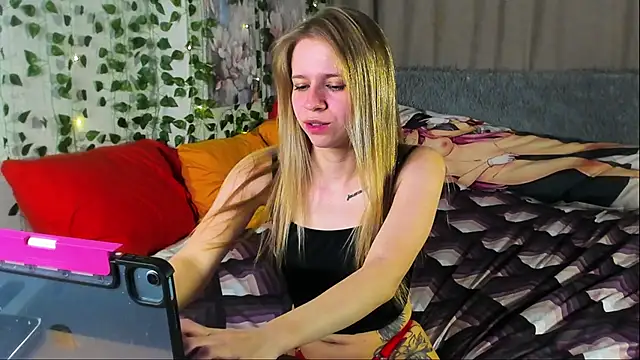 Crazy baby fox online show from March 29, 10:09 pm