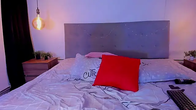 Naomi Doll  online show from May 27, 1:57 am