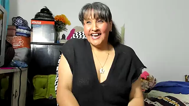 Merlyna Goldenss online show from May 6, 7:12 am
