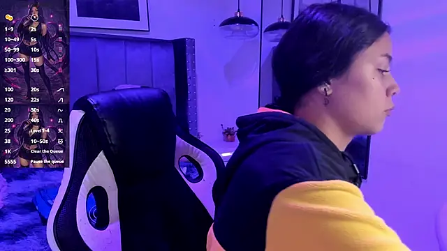 Kikii 1 online show from April 28, 3:43 am