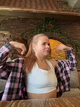 MaryMathews online show from April 16, 9:31 am