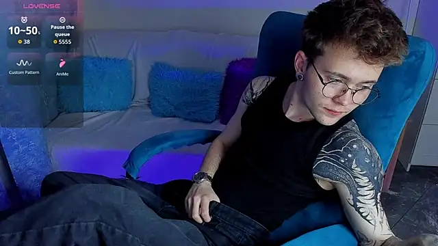 Thomas Norton online show from July 9, 9:06 pm