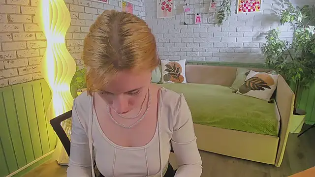miraiakik online show from April 29, 1:47 pm