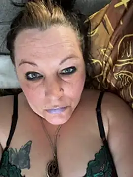 Queenemerald online show from March 28, 7:24 pm