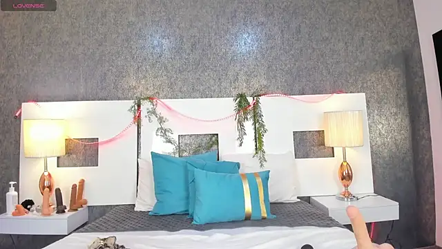 anna  lu online show from May 4, 3:49 pm