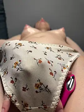 AliceVilliers online show from May 8, 12:14 am