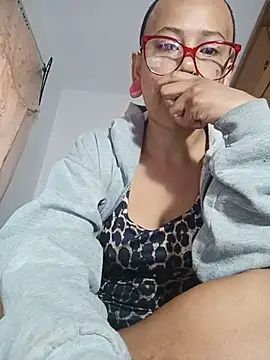 xblackstarX1 online show from May 3, 10:46 pm