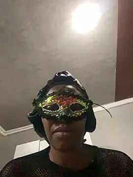 DarkChocolateSlender  online show from April 20, 7:28 pm
