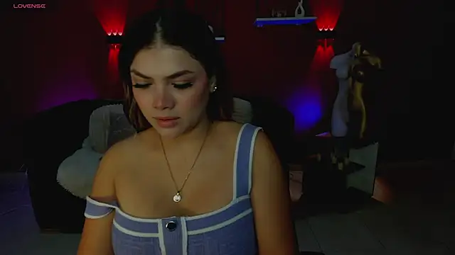 Sofia Velvetx online show from May 27, 1:41 pm