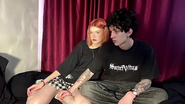 DreamyPair online show from April 13, 8:04 am