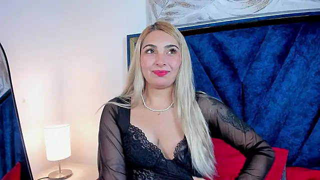 Catalina Osorio online show from May 27, 12:13 pm