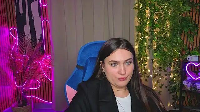 NancyGarrett online show from April 10, 5:30 pm