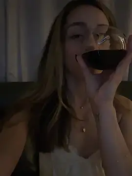 CamilaaLove online show from March 28, 3:50 am