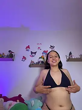 Emycarver09  online show from May 8, 12:41 pm