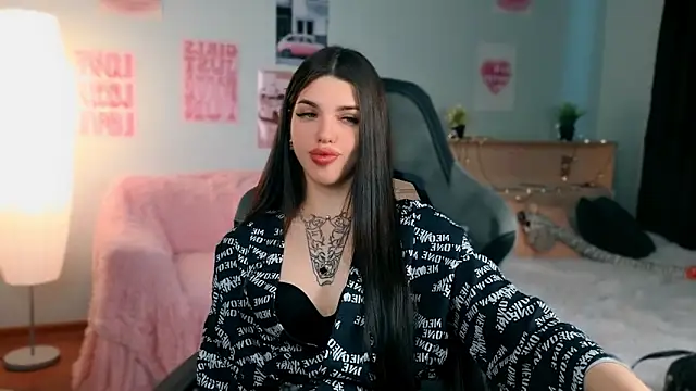 molly rettyy online show from May 21, 4:32 am